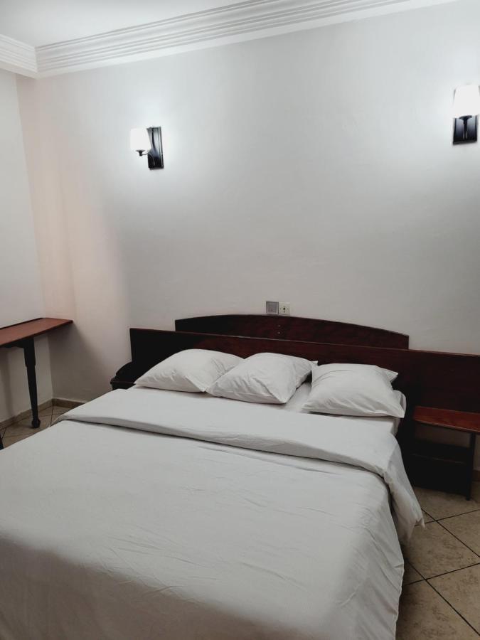 Hotel Altitel Bafoussam Ngoại thất bức ảnh