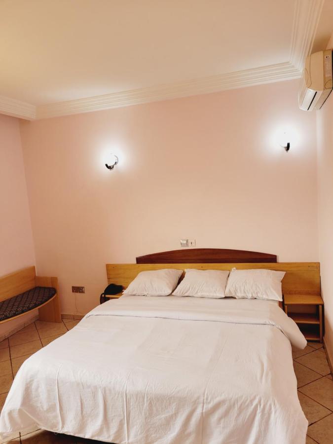 Hotel Altitel Bafoussam Ngoại thất bức ảnh