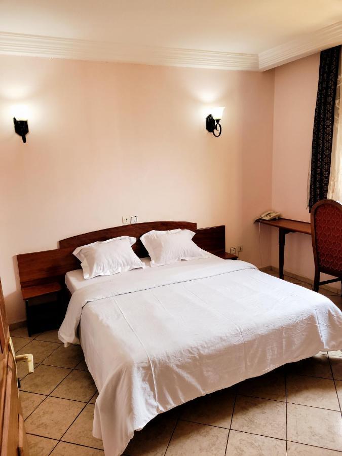 Hotel Altitel Bafoussam Ngoại thất bức ảnh