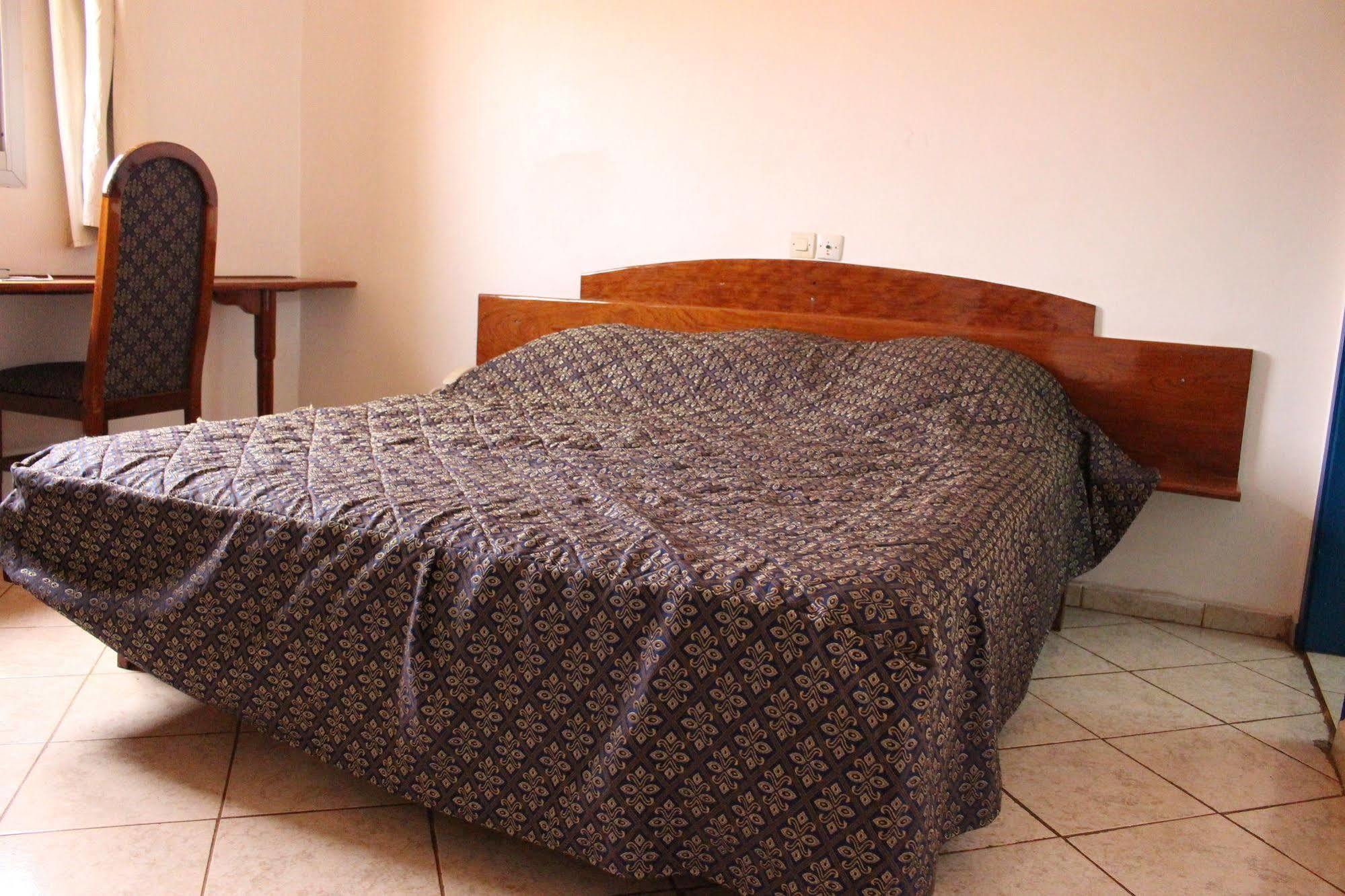 Hotel Altitel Bafoussam Ngoại thất bức ảnh