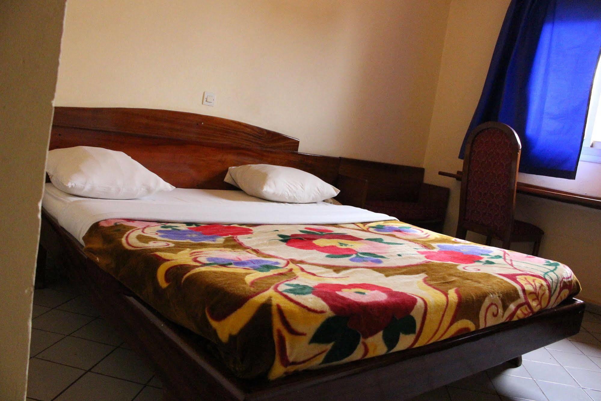 Hotel Altitel Bafoussam Ngoại thất bức ảnh